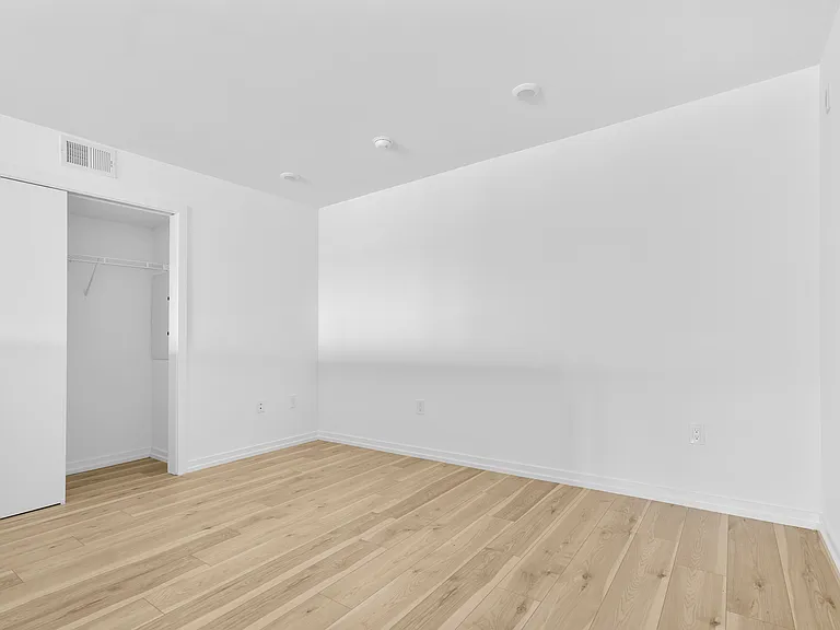 458 N 5th St #3 — Photo 7