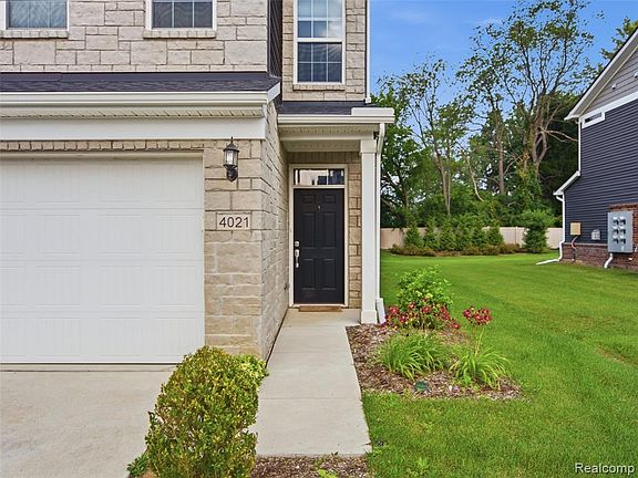 2nd image of 4021 Nottingham Ct