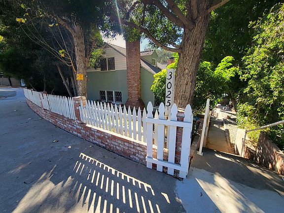 3rd image of 3025 Hollycrest Dr #5