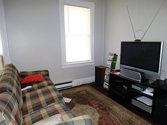 2nd image of 77 Park Ave