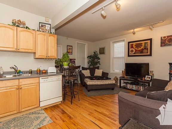 3rd image of 2512 N Campbell Ave