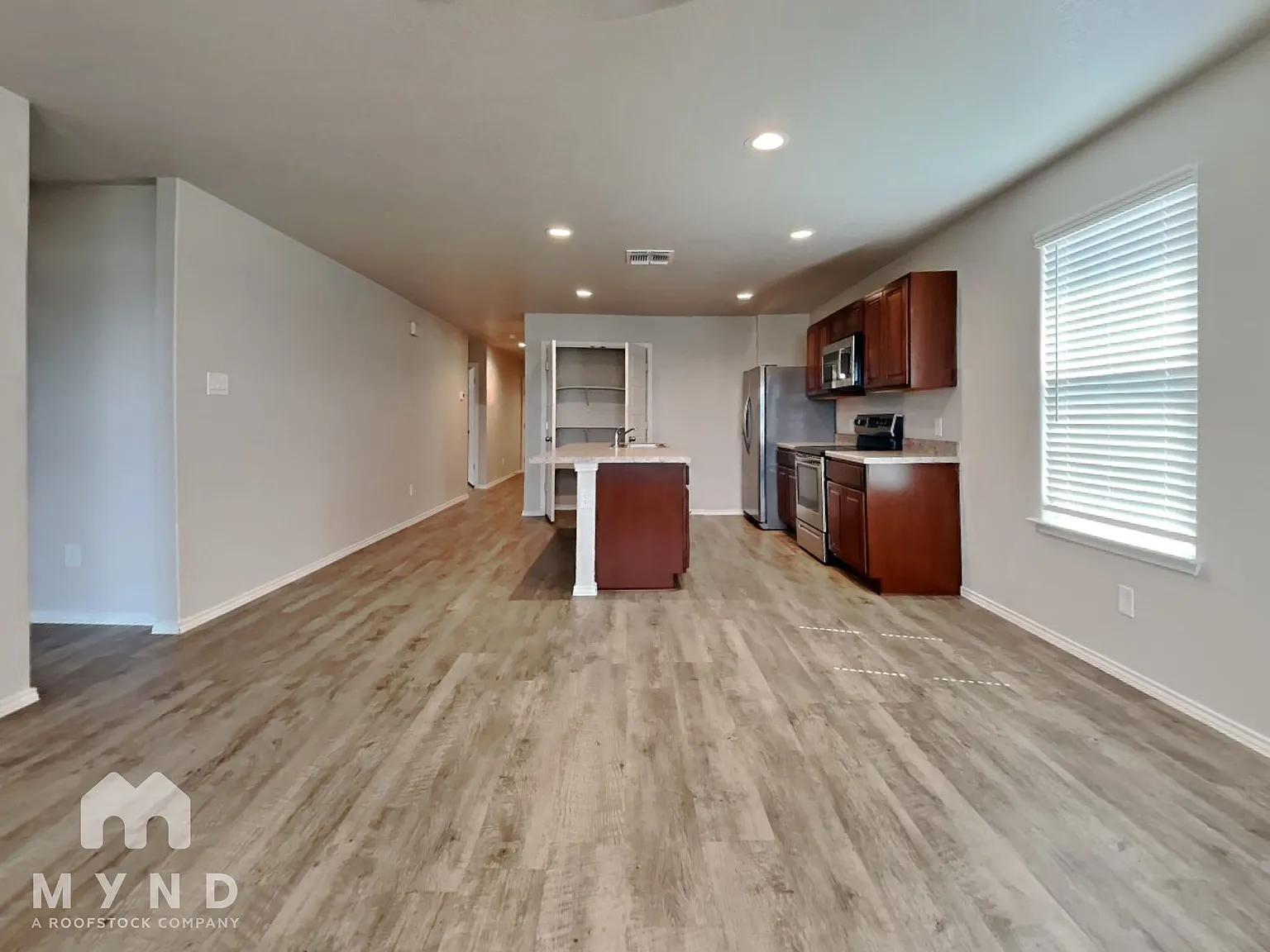 4 bed, 2.0 bath, 1459 sqft, $1,505 — Photo 4