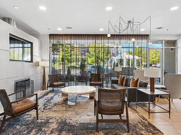 5th image of 170 Market St #2-102