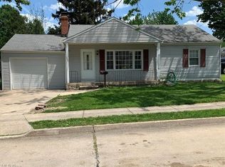 1887 Harding Dr, Wickliffe, OH 44092