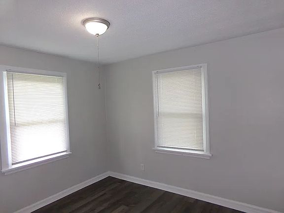 2nd image of 2234 Ravenwood Ave Unit 1