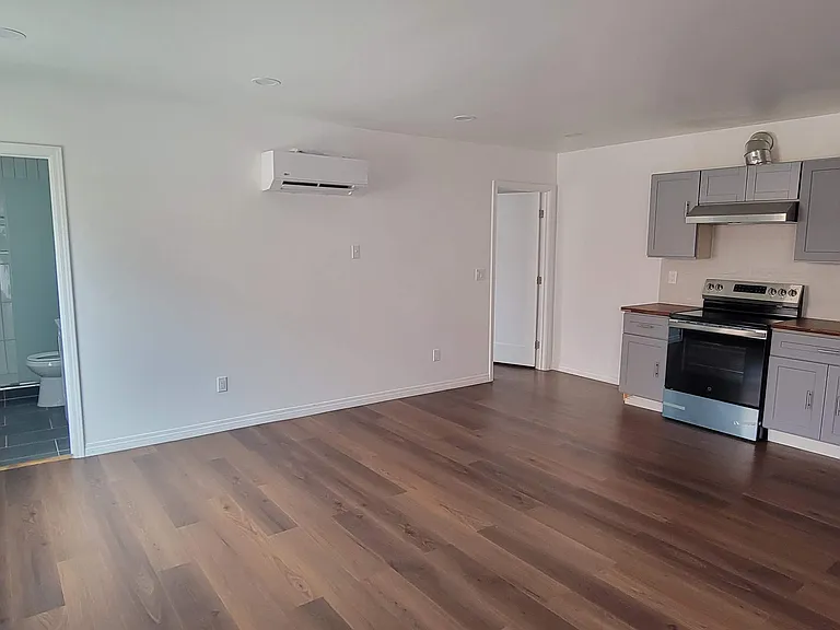 4040 Dozier St #C — Photo 9