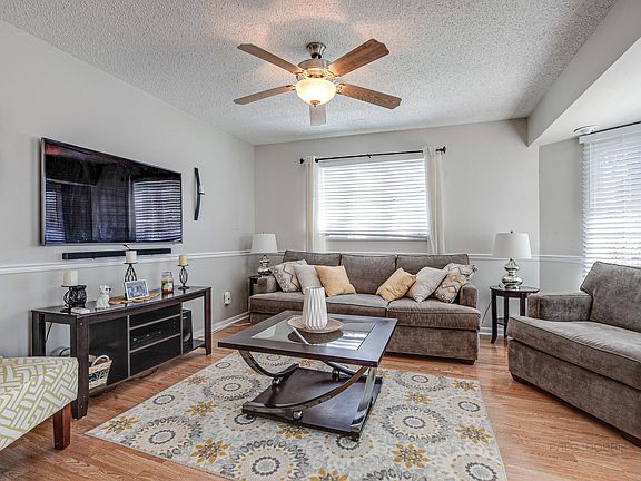 4th image of 628 N Cedarwood Cir
