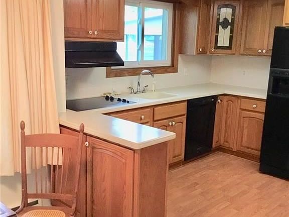 5th image of 275 Brookwood Dr