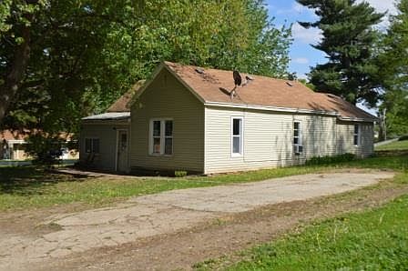 2nd image of 301 College St