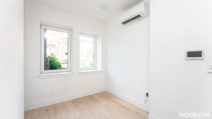 Rented by Nooklyn NYC LLC | media 19