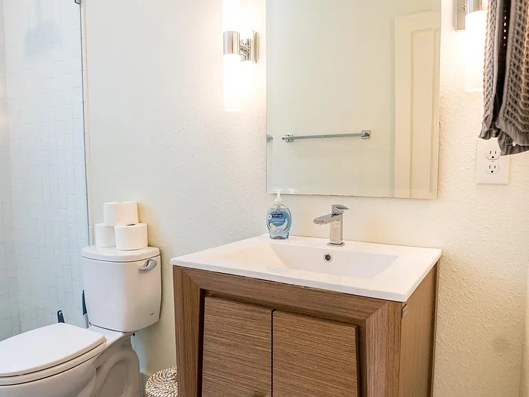 2160 Riverside Ave #6 — Photo 22