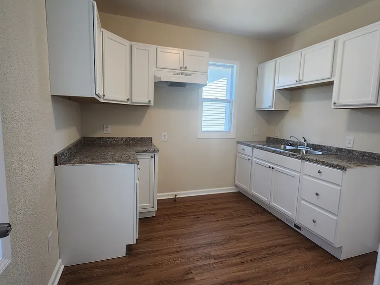 43 Dwight Ave — Photo 8