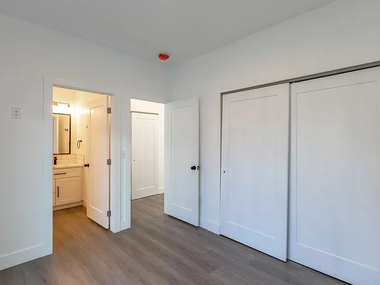 1814 E Carol St — Photo 16