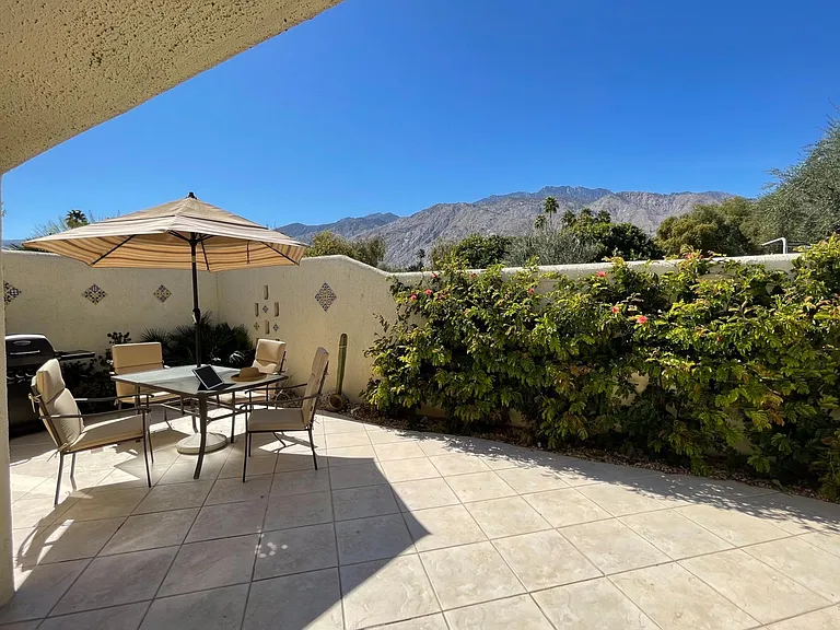433 N Hermosa Dr — Photo 24