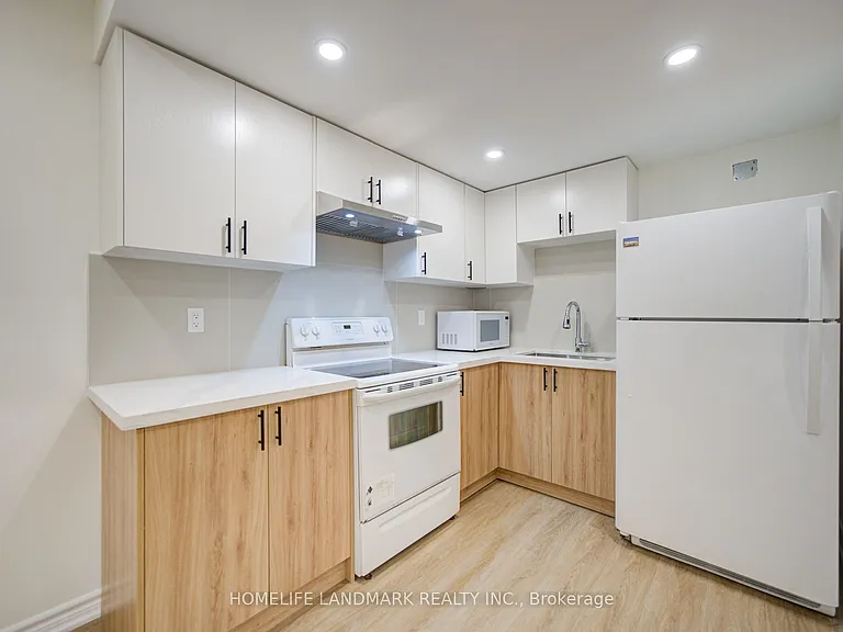 35 Red Giant St #BASEMENT — Photo 9