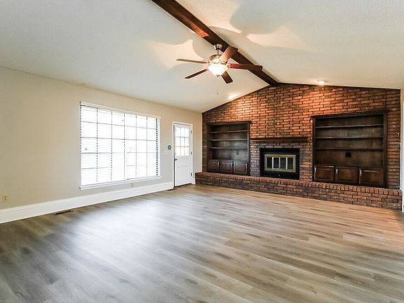 4th image of 2917 Greenfield Dr