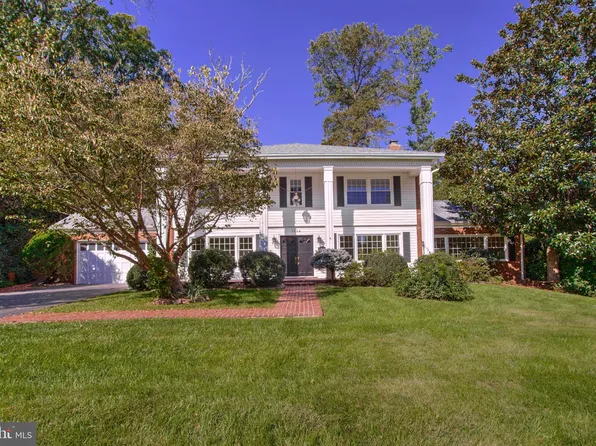 7204 Regent Dr, Alexandria, VA 22307