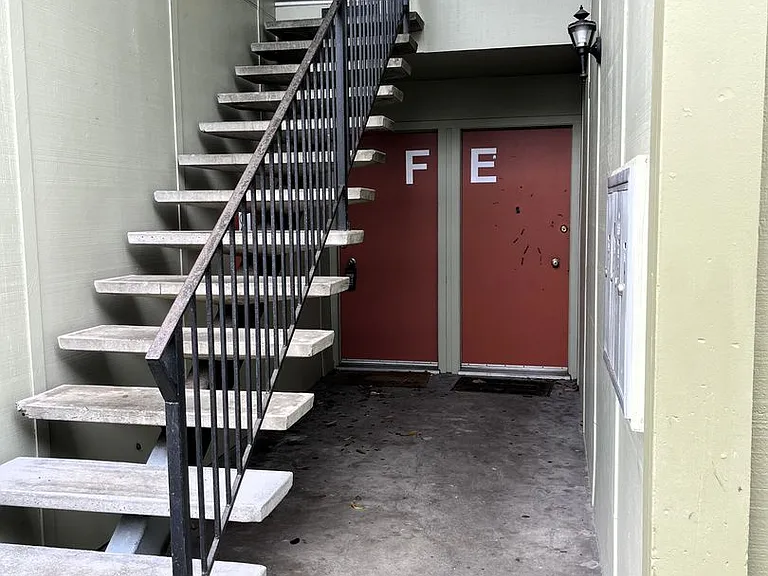 1210 J St — Photo 3