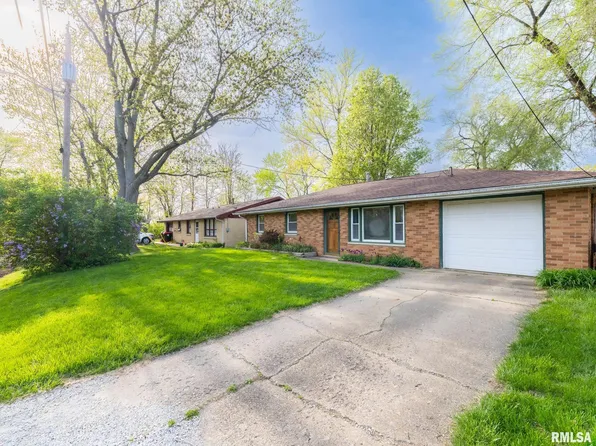 317 Smith St, Creve Coeur, IL 61610