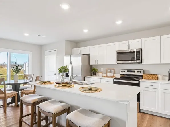 2209 Bugge Dr, Adel, IA 50003