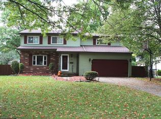 4456 Camellia Ln, North Olmsted, OH 44070