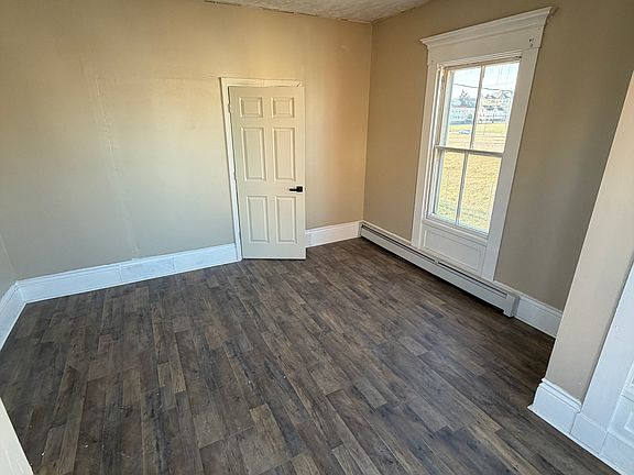 3rd image of 18 Bedford St #1