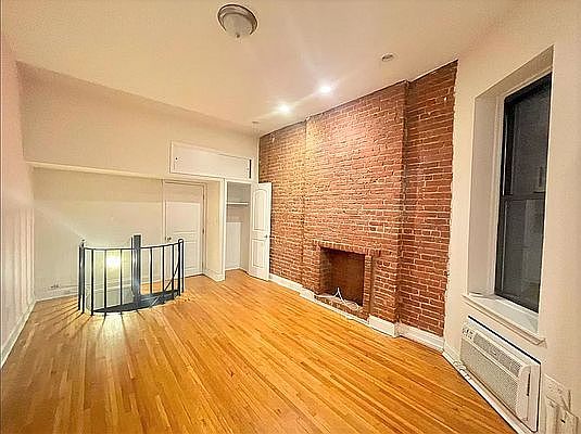 2nd image of 536 E 89th St APT D