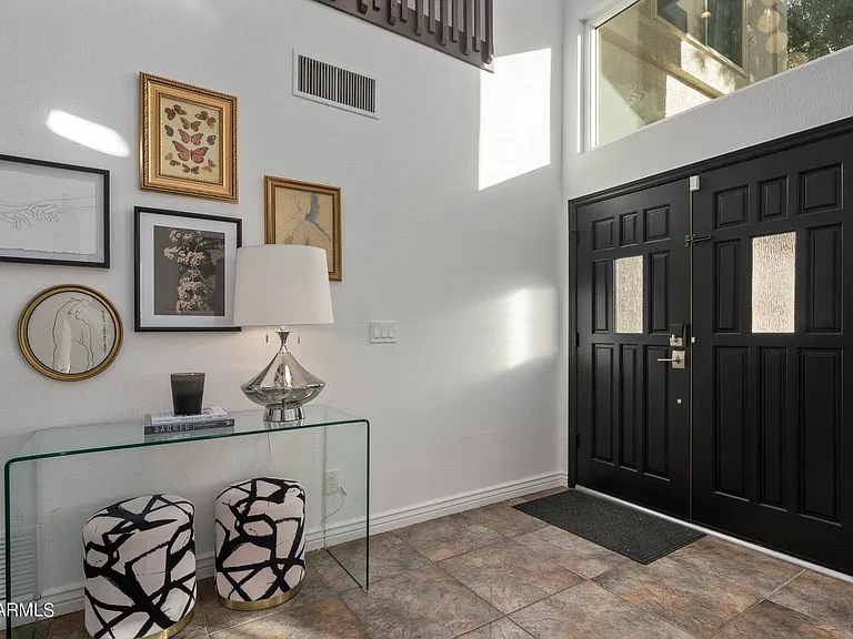 5408 E Kelton Ln — Photo 9