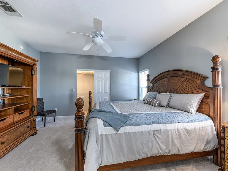 2 Emden Cir — Photo 37