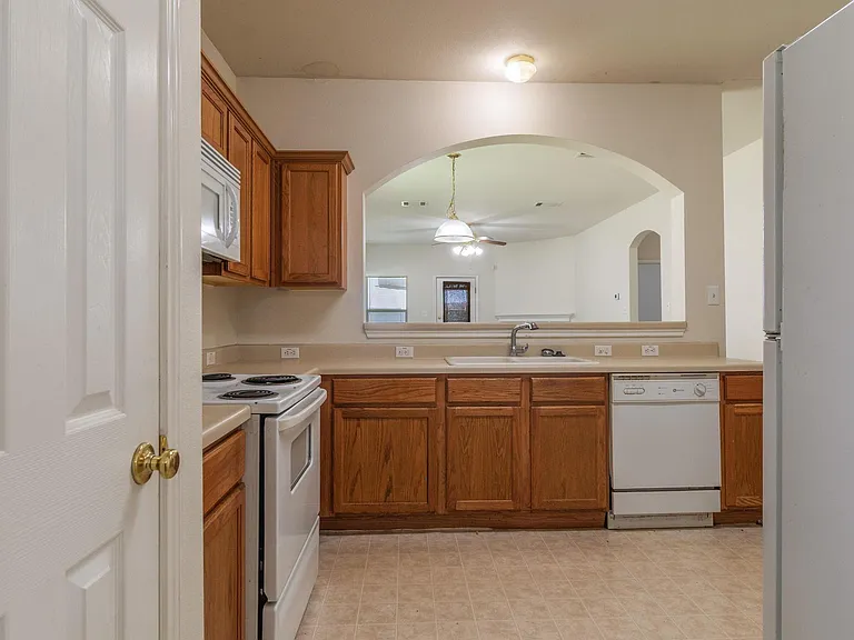600 Wiley St — Photo 4