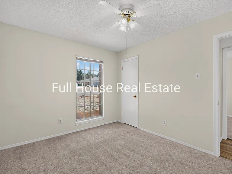 2309 Saturn Pl NE — Photo 34