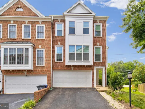 3405 Governors Crest Ct, Alexandria, VA 22310