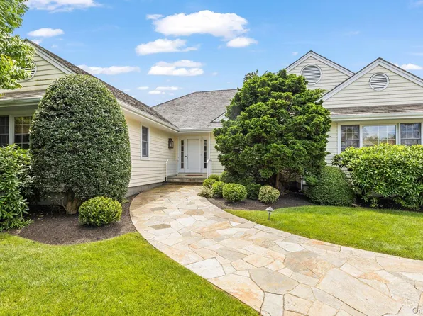 32 Cobblefield Lane, Southampton, NY 11968