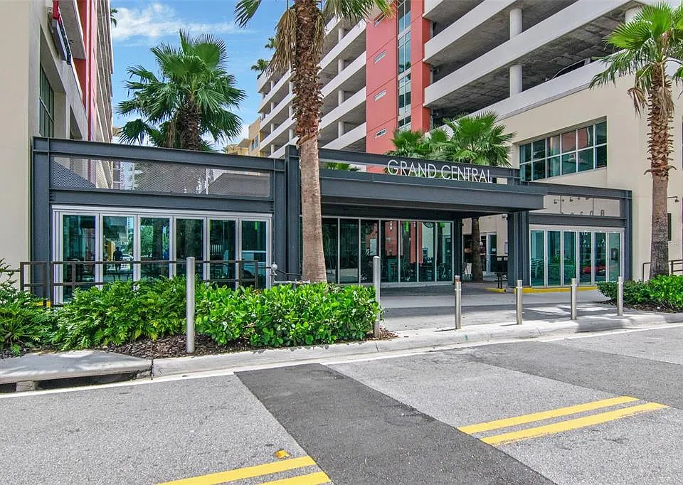 1120 E Kennedy Blvd #513