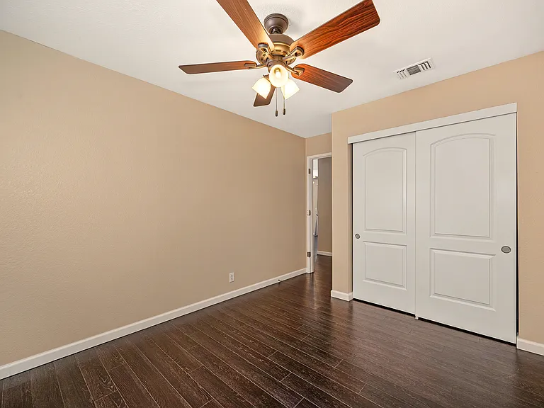 720 Donovan Ct — Photo 30