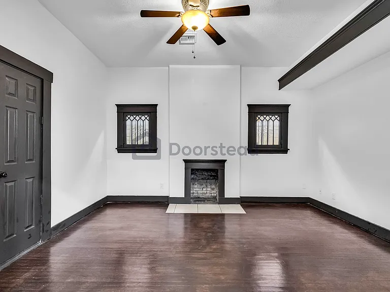 1803 E Yandell Dr — Photo 22