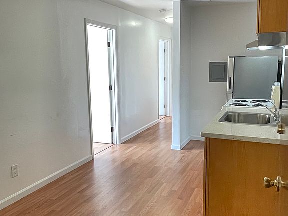 3rd image of 4640 Balboa St APT 2
