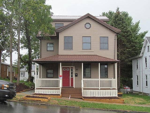 1st image of 409 Alexander St