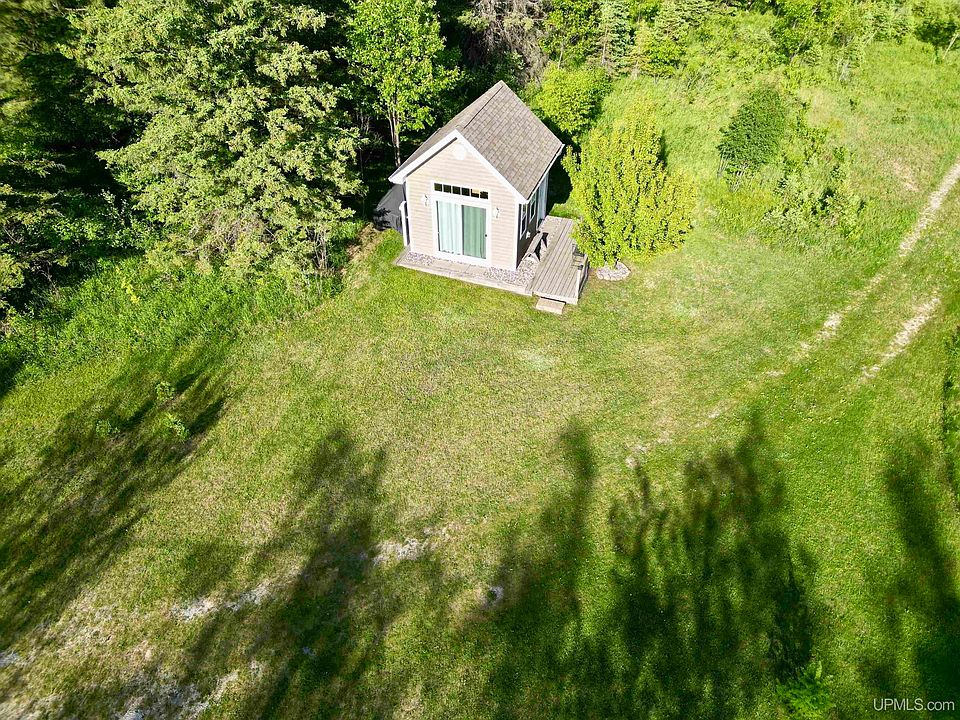1st image of 801 W Tichelaar Rd