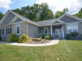 221 Cherry Rdg, Tallmadge, OH 44278