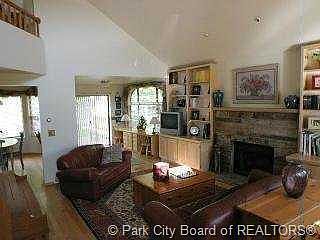 2nd image of 8031 N Meadowview Dr