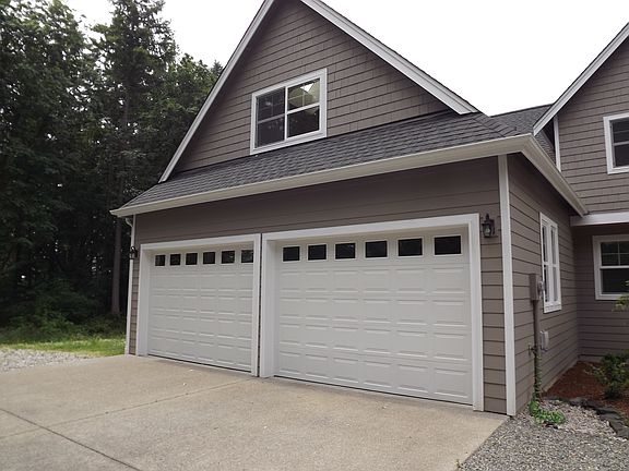 OVERSIZED GARAGE!