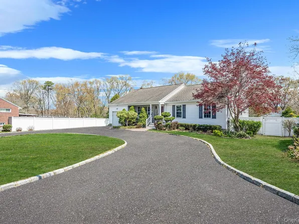 105 Horseblock Road, Centereach, NY 11720