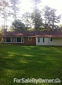 3rd image of 913 Coleman Dr SW