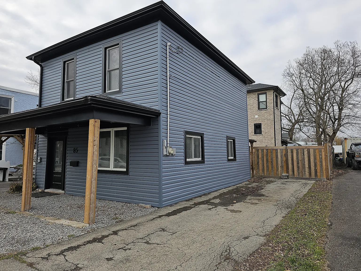 85 Main Street W. — Photo 2