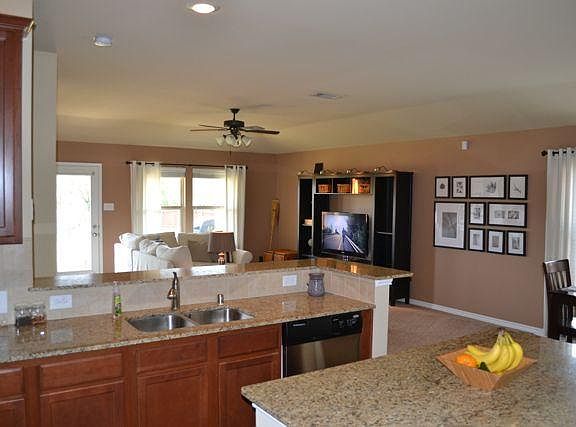 3rd image of 1808 Vista Royale Ct