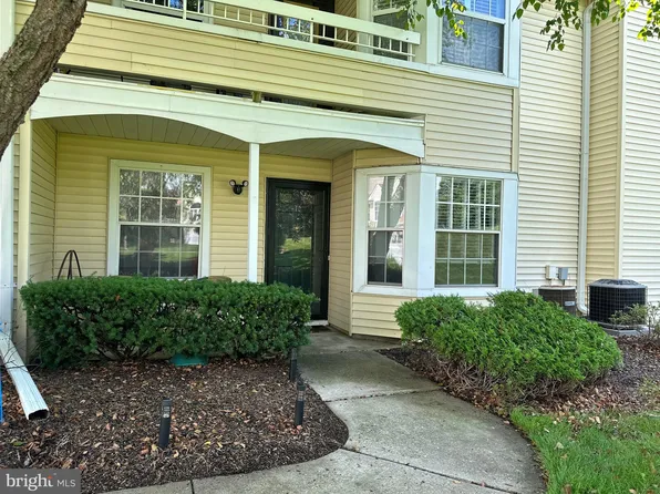 12 Dennis Ct, Hightstown, NJ 08520