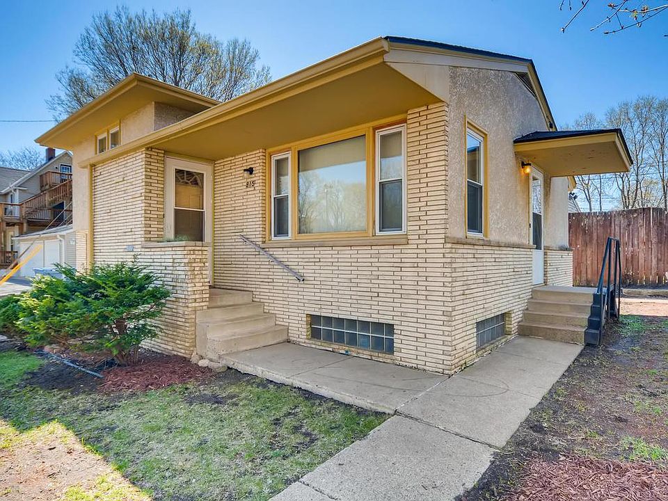 1st image of 815 W 32nd St