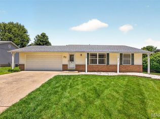 37 Oxbow Rd, Saint Peters, MO 63376