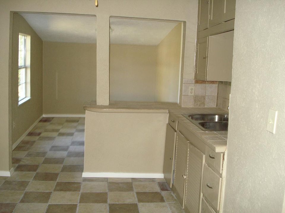 2nd image of 1801 Cleveland St